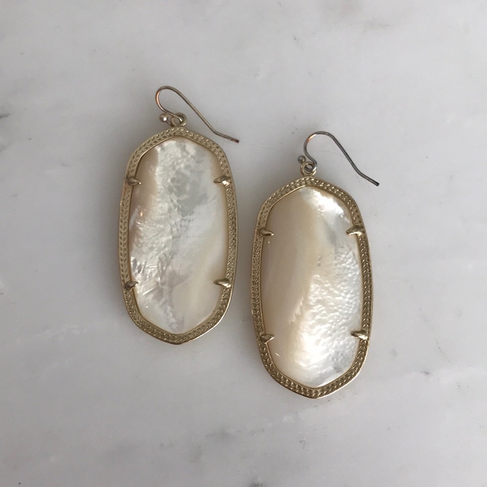 Kendra Scott Danielle earring in Ivory Pearl